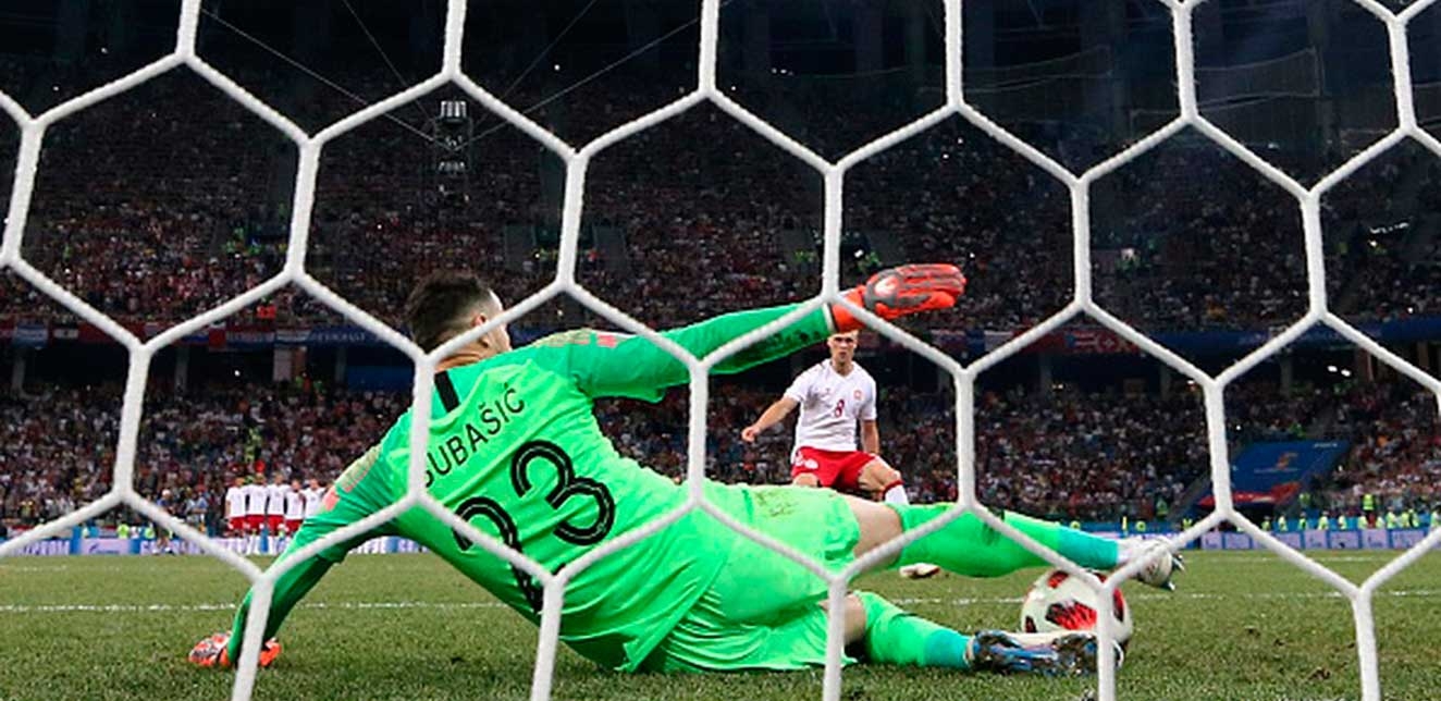 Atacante da Dinamarca é ameaçado de morte após perder pênalti; federação aciona a polícia